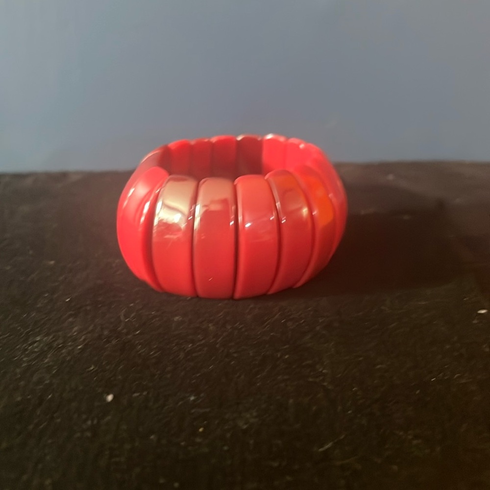 L & J Stretchy Bracelet: A Trendy Accessory for Every Occasion